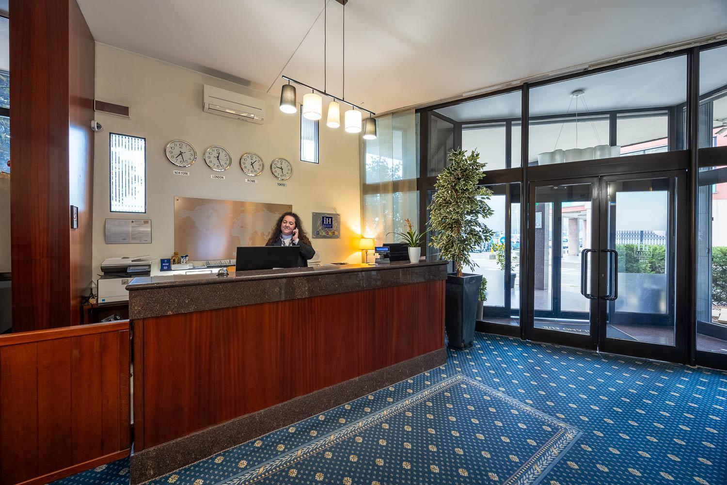 Ih Hotels Milano Eur - トレッツァーノ・スル・ナヴィーリオ エクステリア 写真